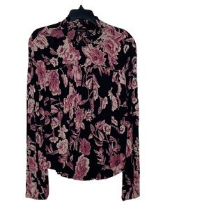 𝅺LUCKY Brand long sleeve floral blouse with high neckline. Size S